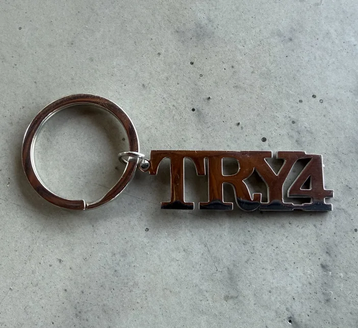 TRY4 přívěsek na klíče